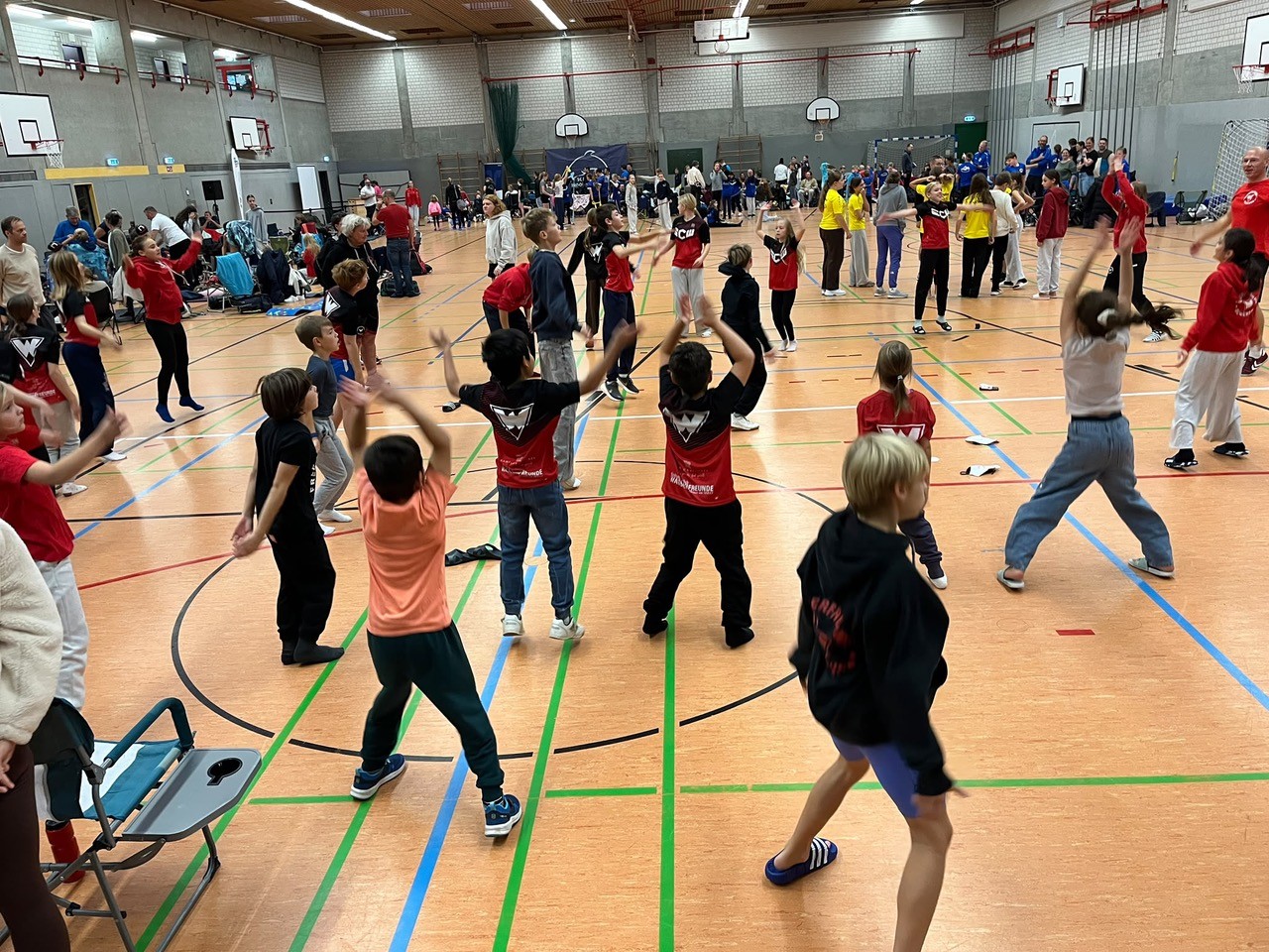 Aufwärmen in der Turnhalle